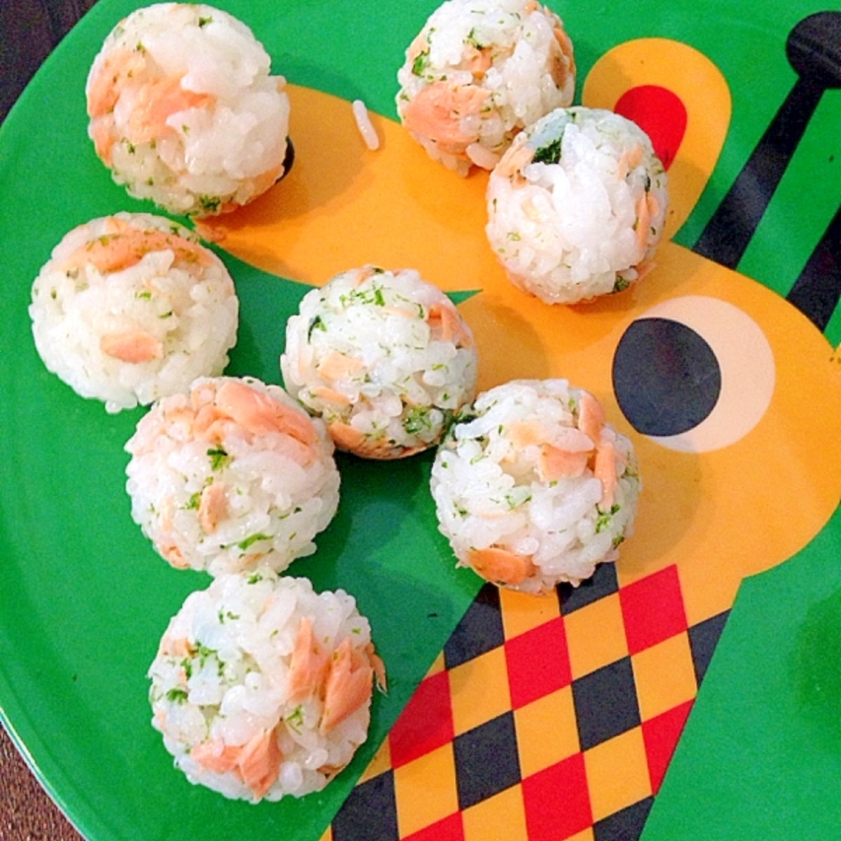 離乳食 鮭と青海苔のおにぎり レシピ 作り方 By Naokoji0912 楽天レシピ 離乳食 鮭と青海苔のおにぎり レシピ 作り方 By Naokoji0912 楽天レシピ